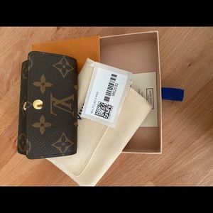 Louis Vuitton lv monogram 6 ring key holder